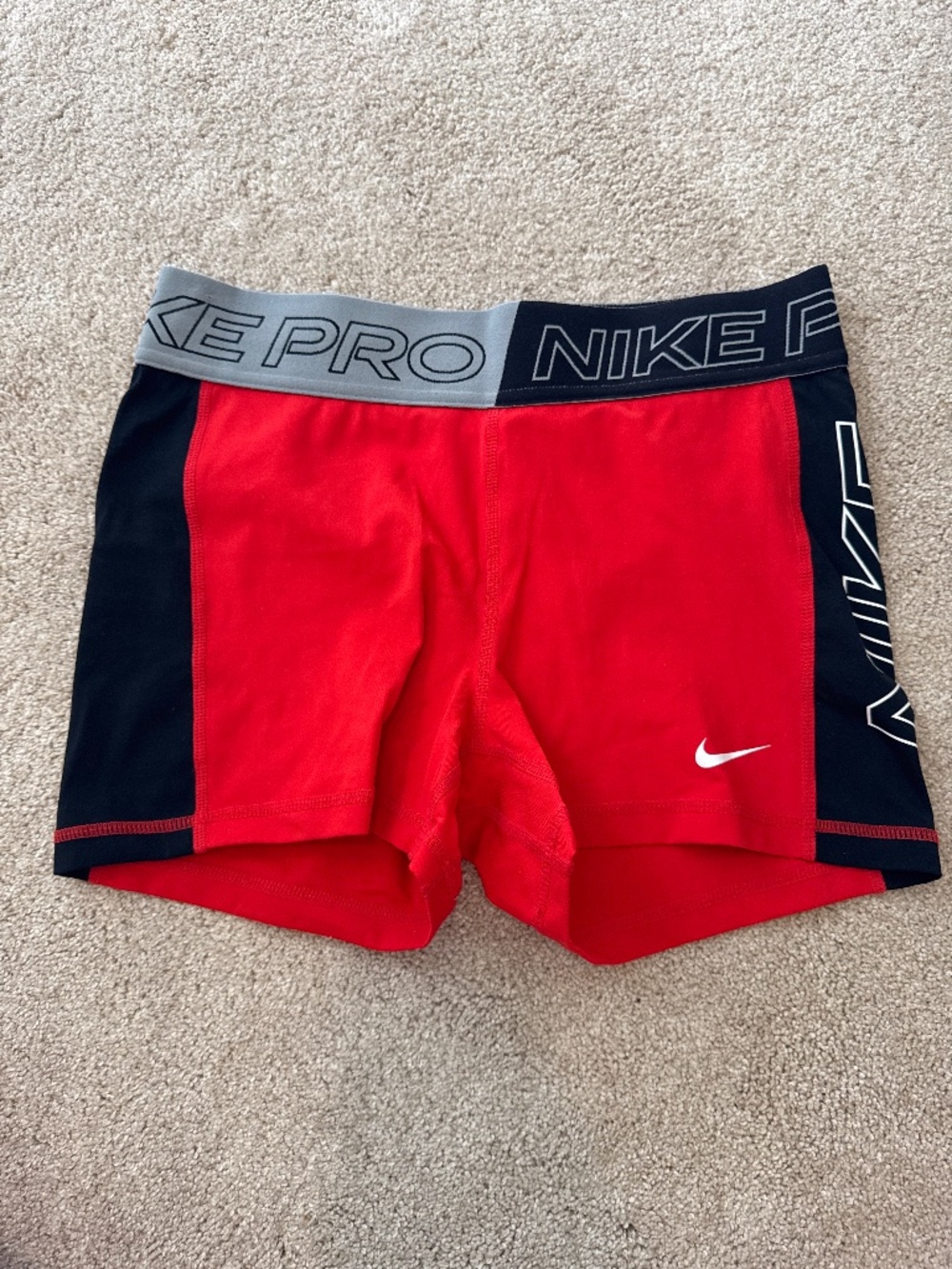 NWOT Nike Pro spandex shorts